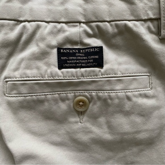 Banana Republic Dawson Chino Men Relaxed Fit Beige Pants - Picture 6 of 6